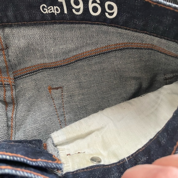 Women’s Gap Boyfriend Jeans - Picture 6 of 6